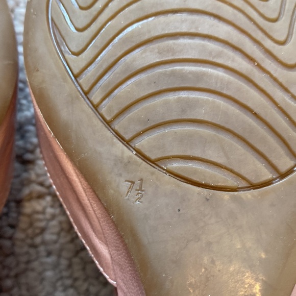 Bandolino size 7.5 blush pink wedges - Picture 8 of 8